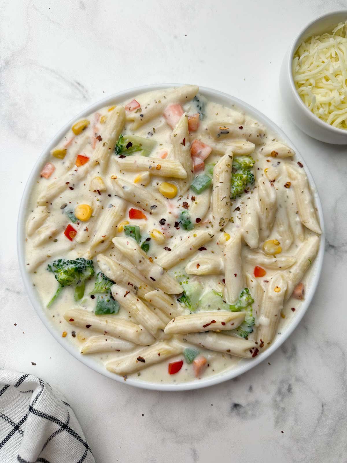 Pasta with White Sauce